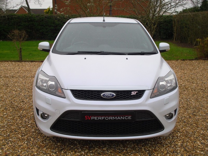 View FORD FOCUS 2.5 ST-3 225 BHP - Rare Pearl Ice White - Low Mileage - Cambelt and Waterpump Done