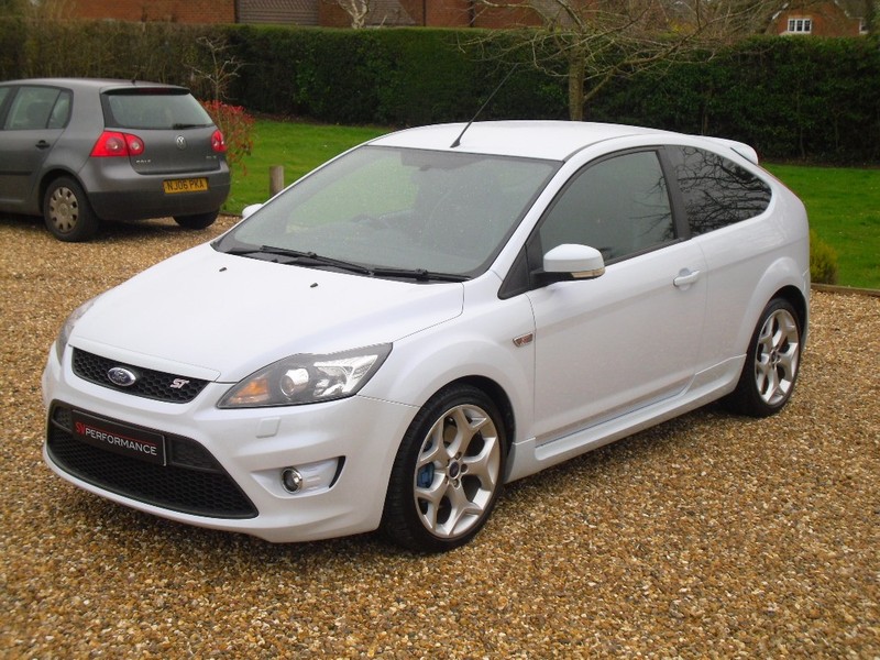 View FORD FOCUS 2.5 ST-3 225 BHP - Rare Pearl Ice White - Low Mileage - Cambelt and Waterpump Done