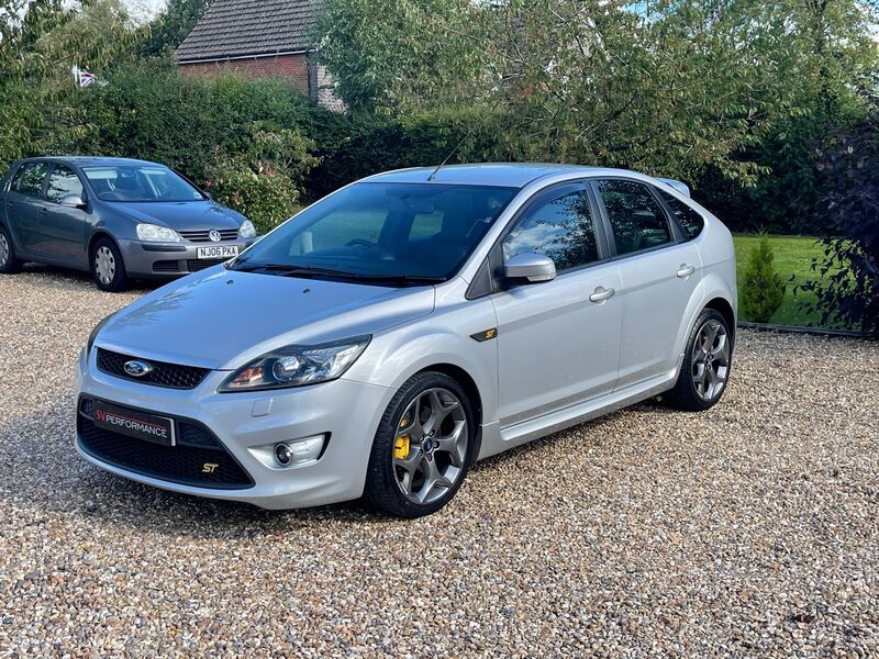 View FORD FOCUS 2.5 ST-2 225 BHP - Facelift - Cambelt and Waterpump Replaced - Recent Service and MOT