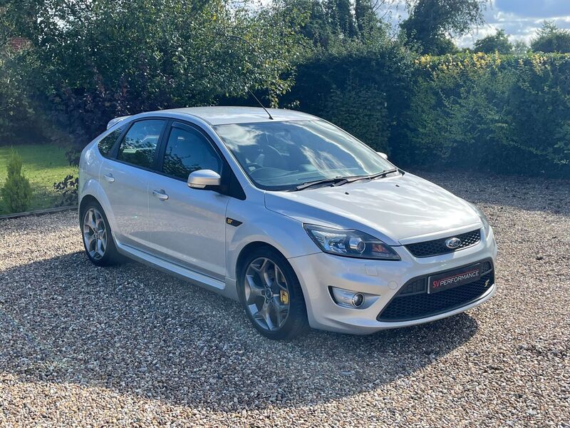 View FORD FOCUS 2.5 ST-2 225 BHP - Facelift - Cambelt and Waterpump Replaced - Recent Service and MOT